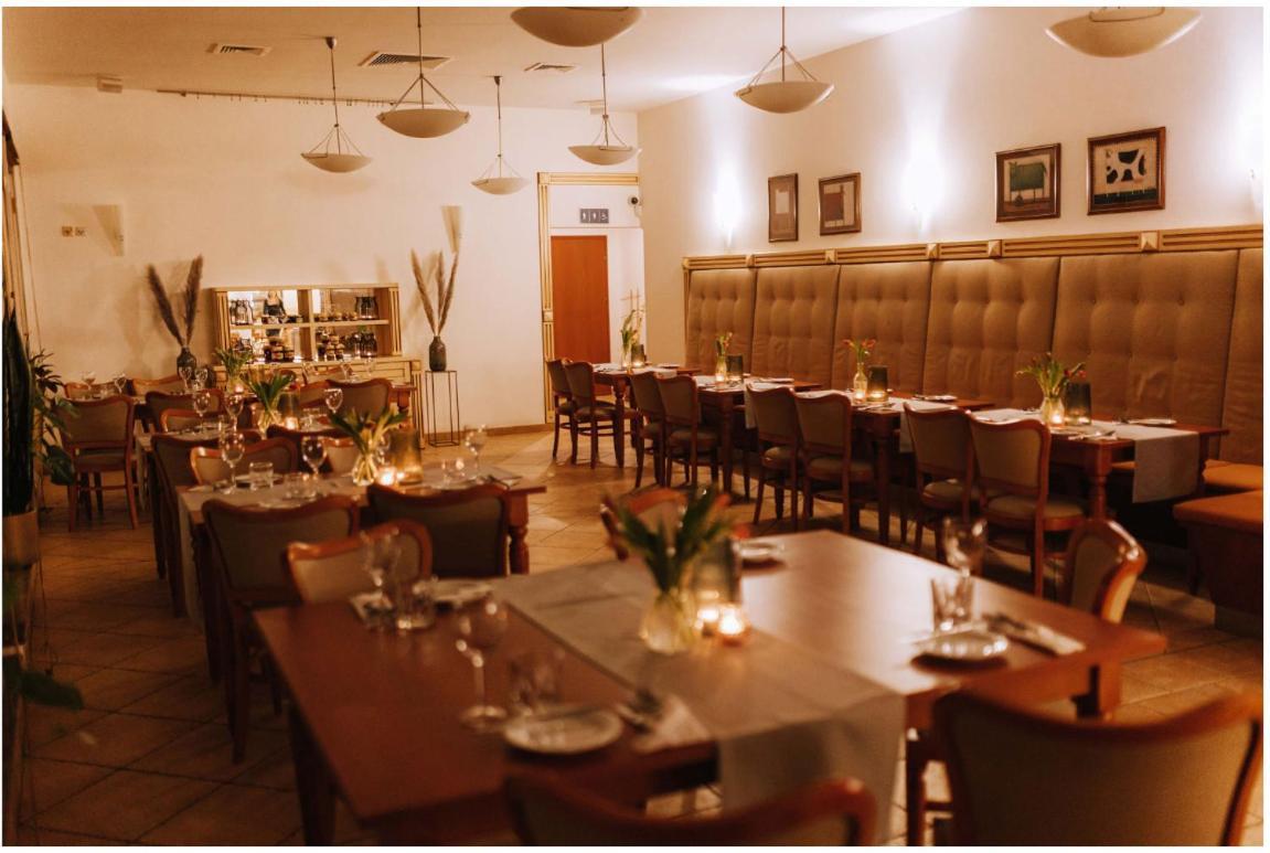 Hotel Piast Cedynia Ngoại thất bức ảnh