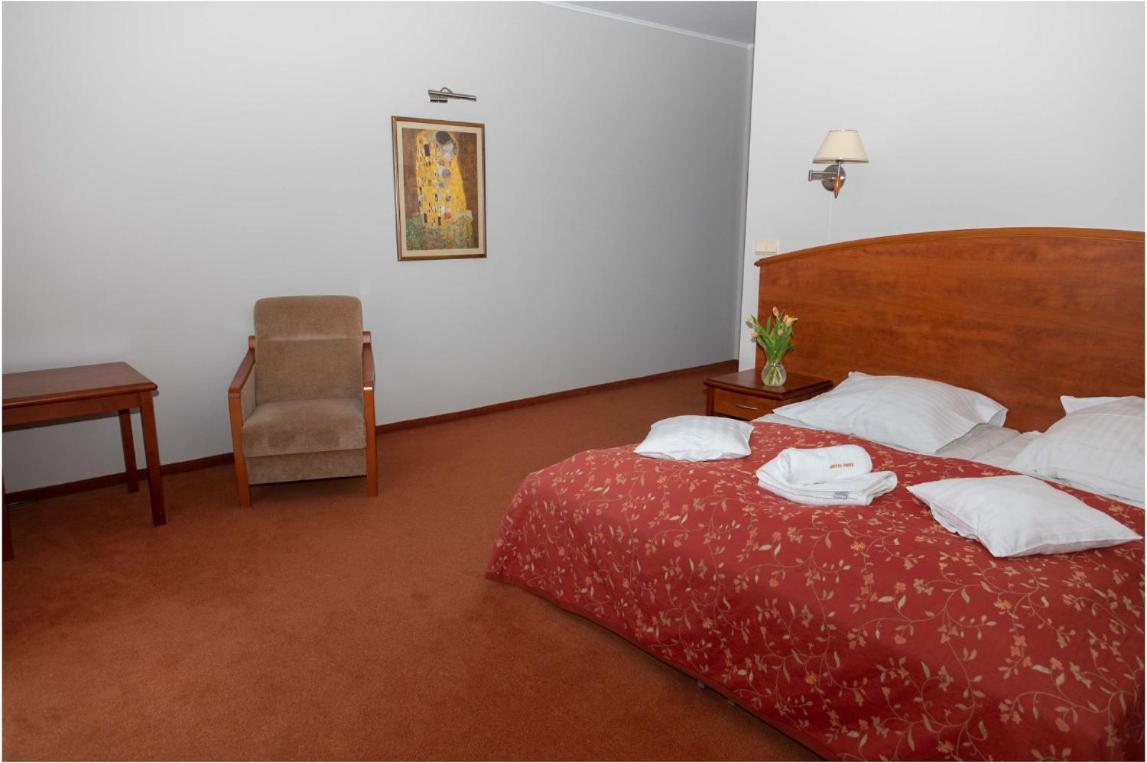 Hotel Piast Cedynia Ngoại thất bức ảnh