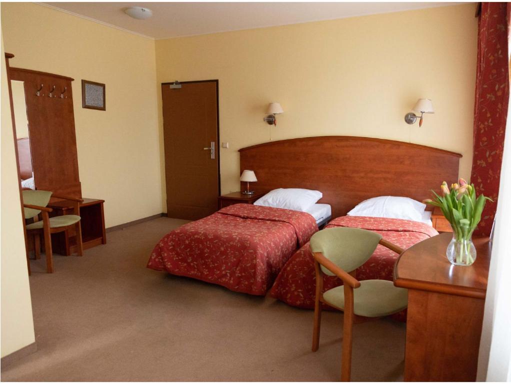 Hotel Piast Cedynia Ngoại thất bức ảnh