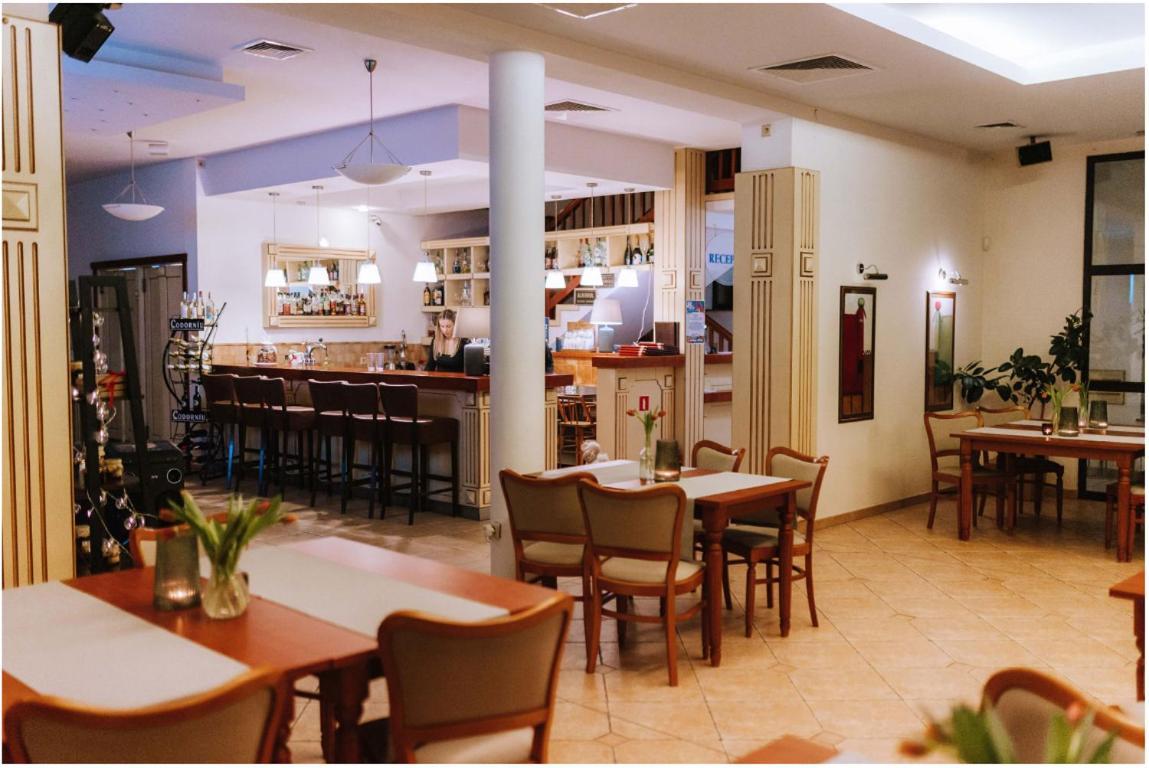 Hotel Piast Cedynia Ngoại thất bức ảnh