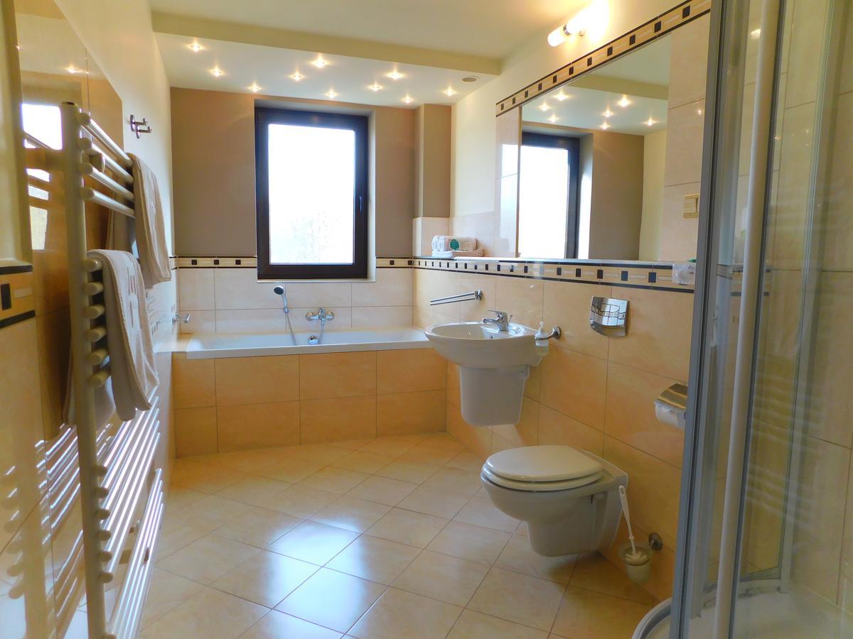 Hotel Piast Cedynia Ngoại thất bức ảnh
