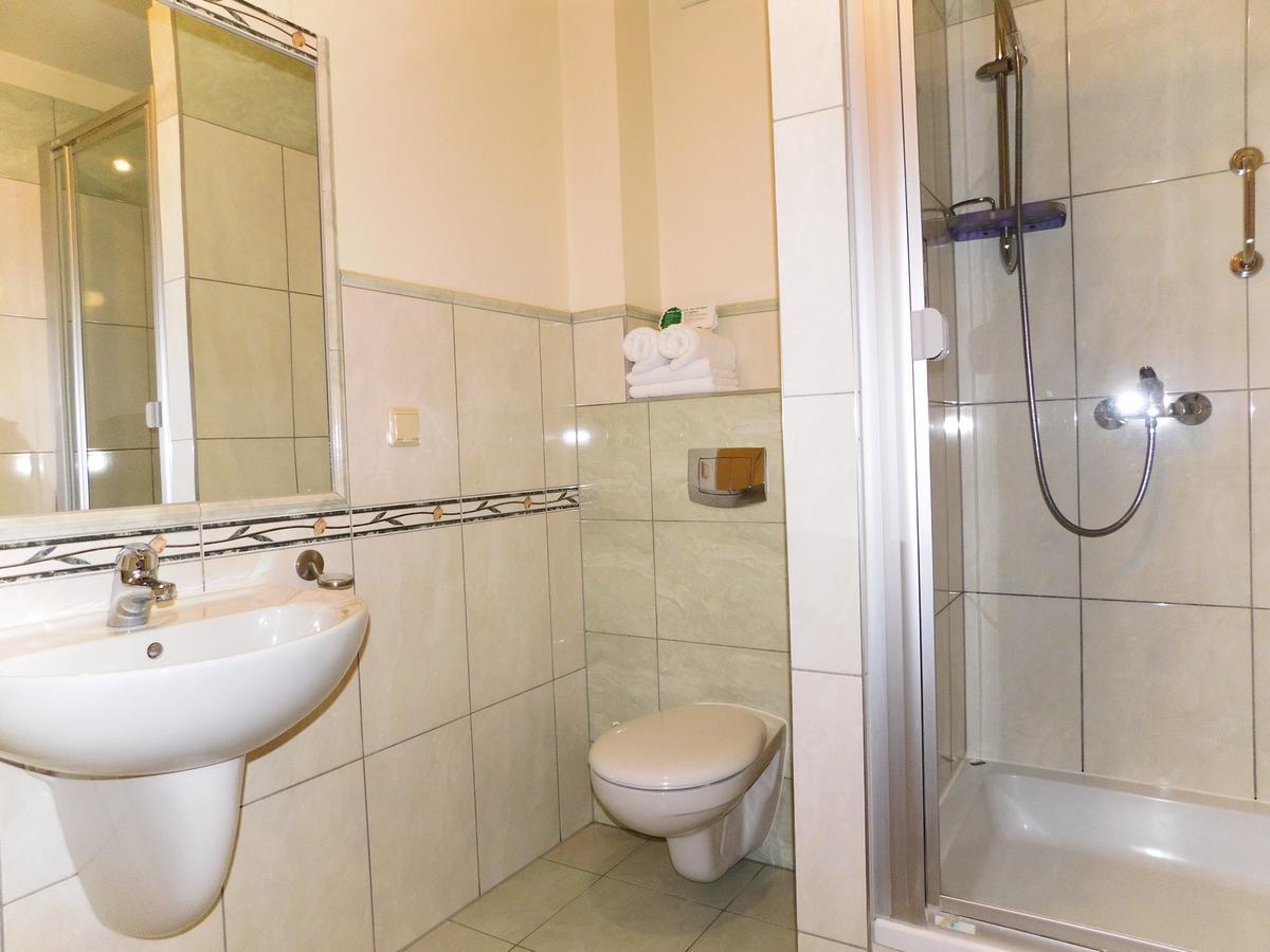 Hotel Piast Cedynia Ngoại thất bức ảnh