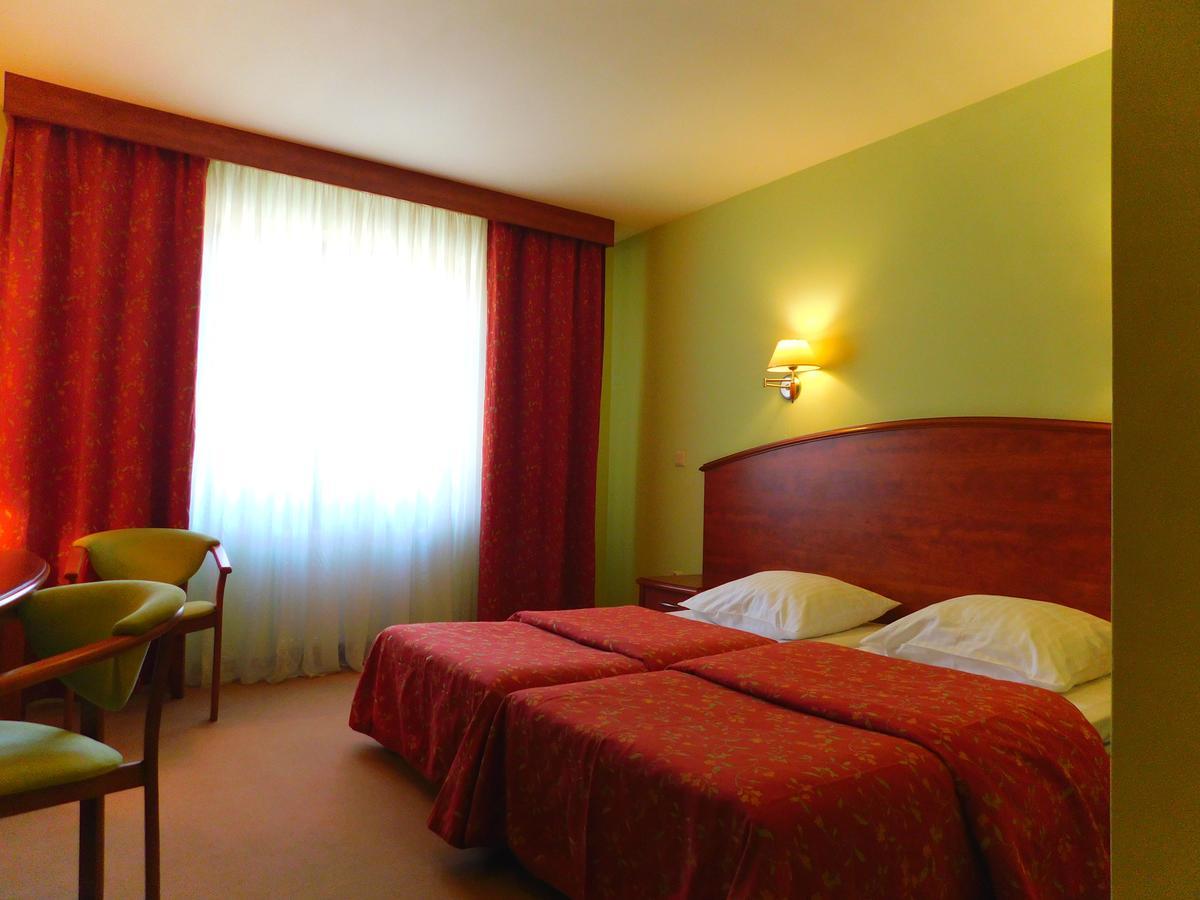 Hotel Piast Cedynia Ngoại thất bức ảnh