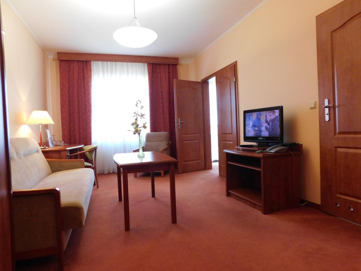 Hotel Piast Cedynia Ngoại thất bức ảnh