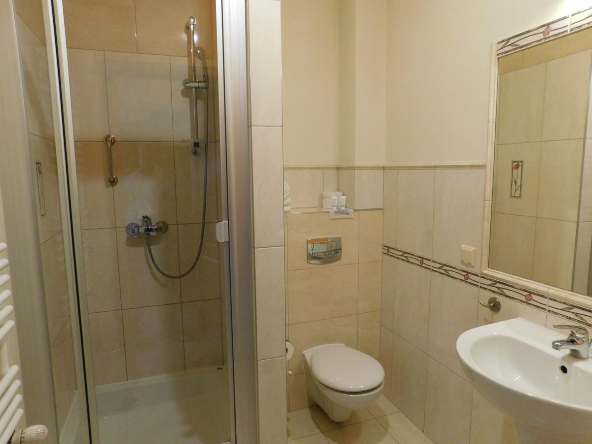 Hotel Piast Cedynia Ngoại thất bức ảnh